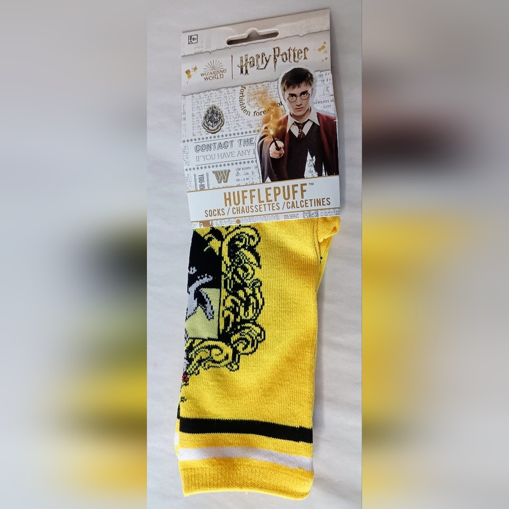1 Pair Harry Potter Hufflepuff Cosplay Yellow Socks OSFM WB New NOS 2022